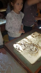 Студенты первых классов посетили студию рисования песком «Art Studio BoTa»